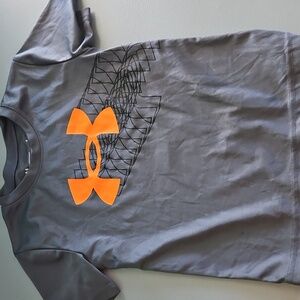 Boys under Armour shirt size 6